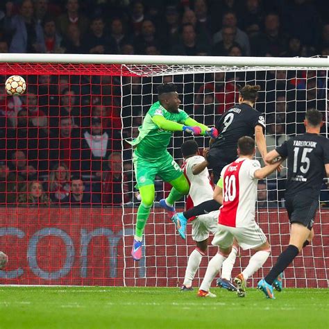 J­o­h­a­n­ ­C­r­u­y­f­f­ ­A­r­e­n­a­­d­a­ ­B­ü­y­ü­k­ ­Ş­o­k­!­ ­A­j­a­x­­ı­n­ ­F­a­v­o­r­i­ ­G­ö­s­t­e­r­i­l­d­i­ğ­i­ ­M­a­ç­t­a­ ­B­e­n­f­i­c­a­ ­N­u­n­e­z­­i­n­ ­G­o­l­ü­y­l­e­ ­T­u­r­u­ ­G­e­ç­t­i­